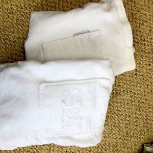 Men’s adjustable Velcro waist shower towel.OSFM.